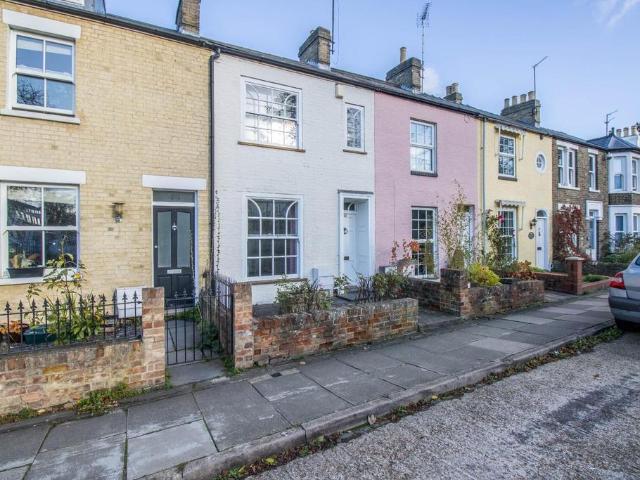 2 bedroom terraced house to rent