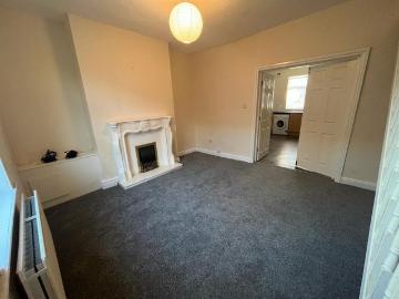 Durham County Area - Fireplace, Equipped kitchen