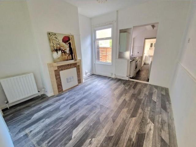 2 bedroom terraced house to rent
