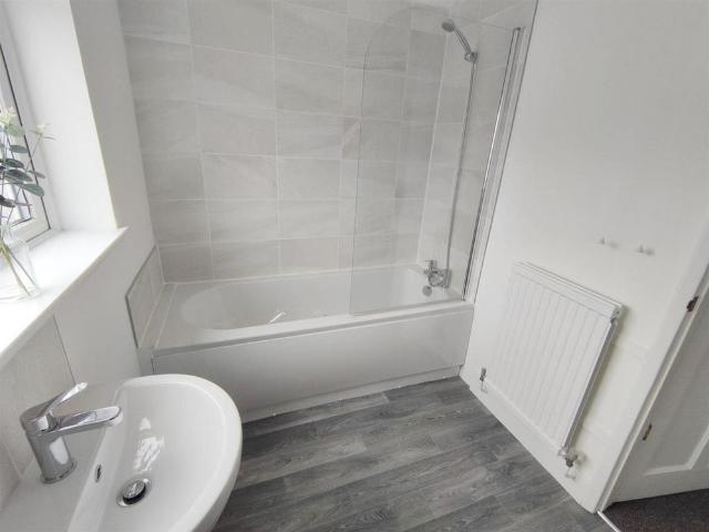 2 bedroom terraced house to rent