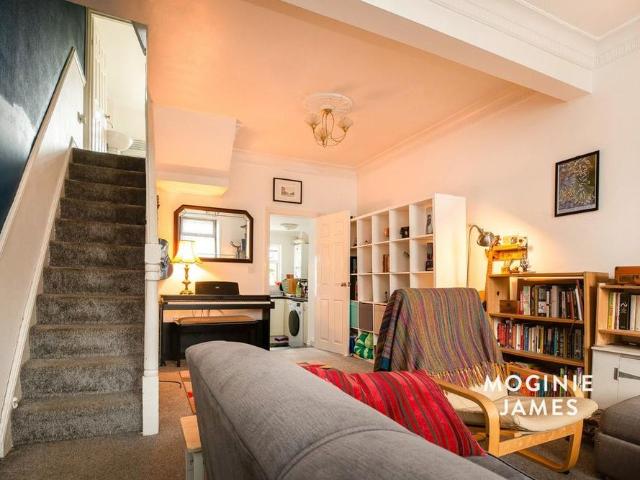 2 bedroom terraced house to rent