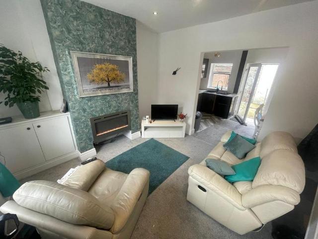 2 bedroom terraced house to rent