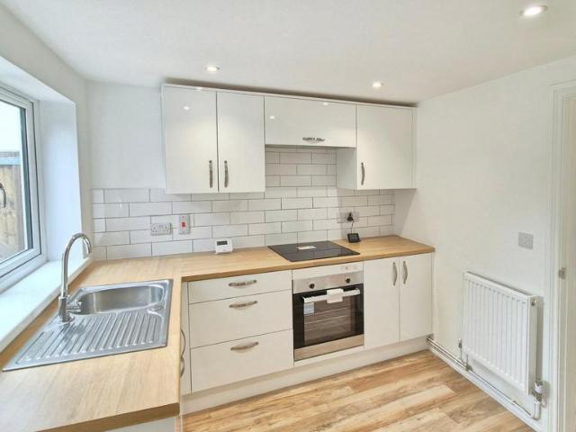 2 bedroom terraced house to rent