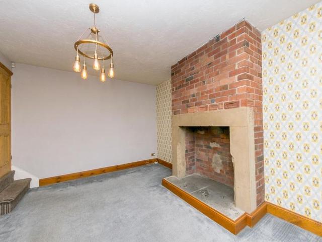 2 bedroom terraced house to rent