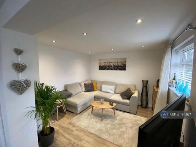 2 bedroom terraced house to rent