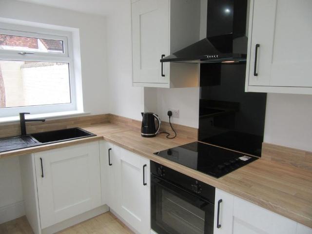 2 bedroom terraced house to rent