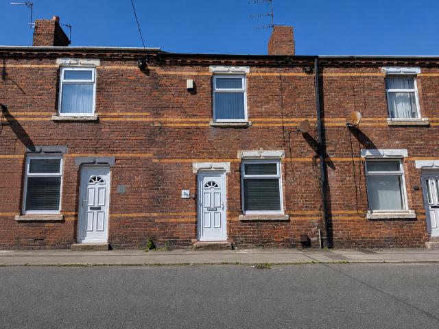 2 bedroom terraced house to rent