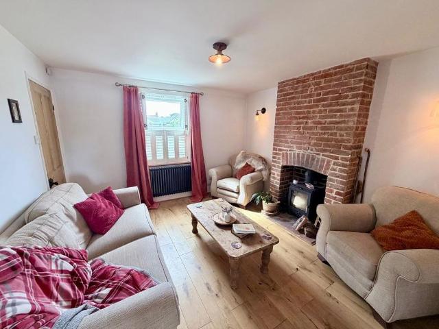 2 bedroom terraced house to rent