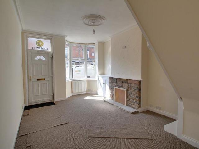 2 bedroom terraced house to rent