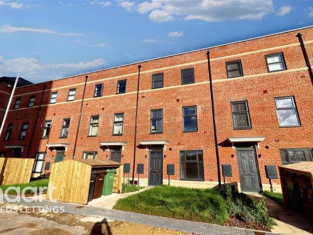 2 bedroom terraced house to rent