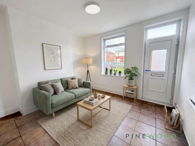 2 bedroom terraced house to rent