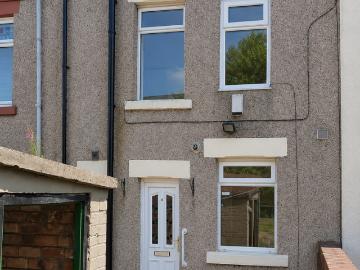 2 bedroom terraced house to rent