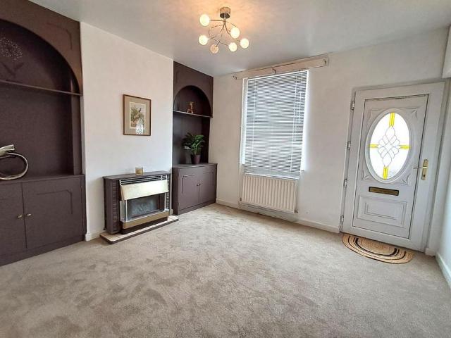 2 bedroom terraced house to rent
