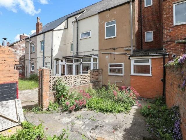 2 bedroom terraced house to rent
