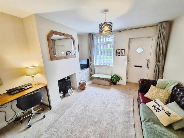 2 bedroom terraced house to rent
