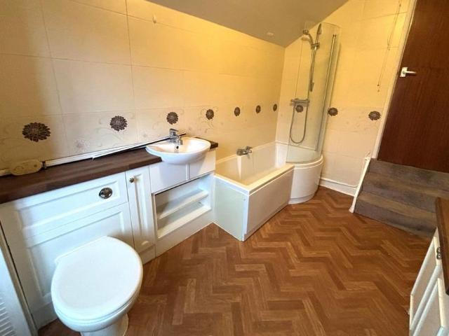 2 bedroom terraced house to rent