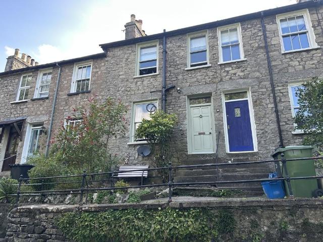 2 bedroom terraced house to rent