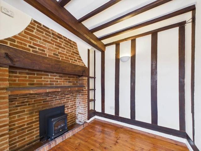 2 bedroom terraced house to rent