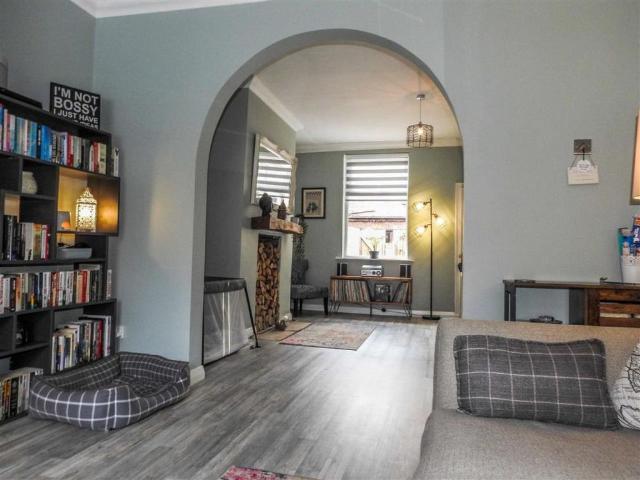 2 bedroom terraced house to rent