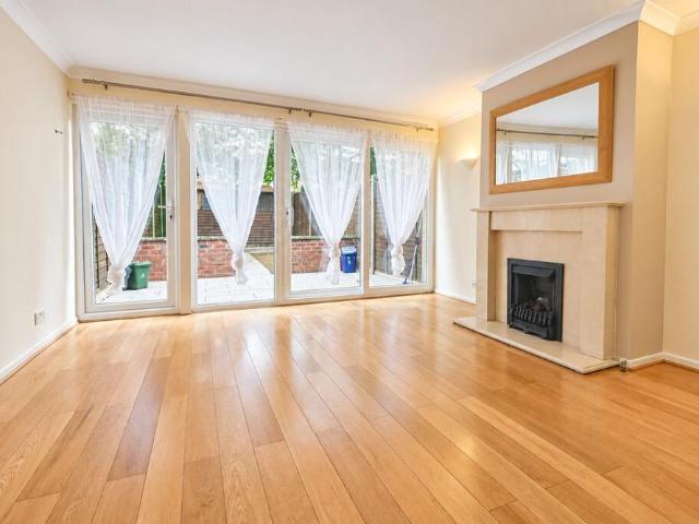 2 bedroom terraced house to rent