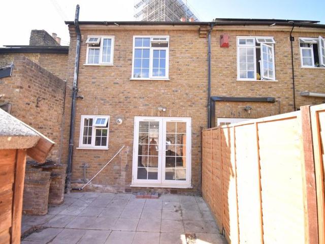2 bedroom terraced house to rent