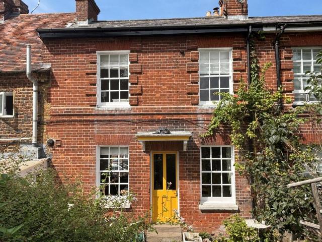 2 bedroom terraced house to rent