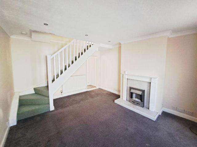 2 bedroom terraced house to rent