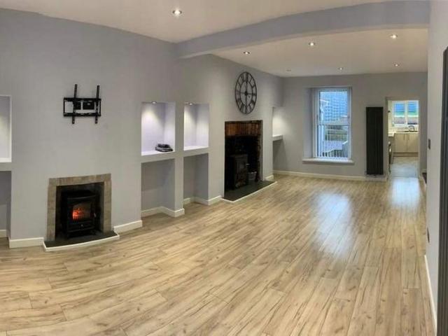 2 bedroom terraced house to rent