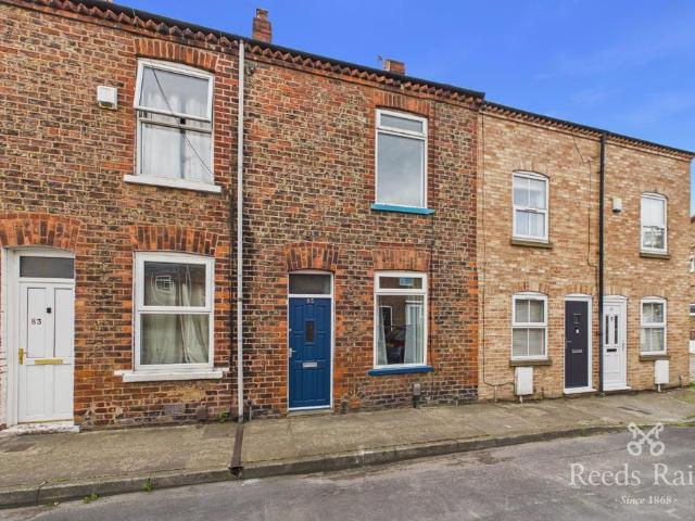 2 bedroom terraced house to rent