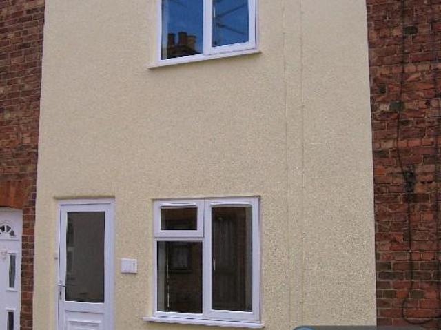 2 bedroom terraced house to rent