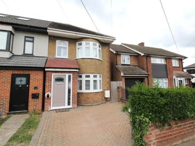 2 bedroom semi detached house to rent