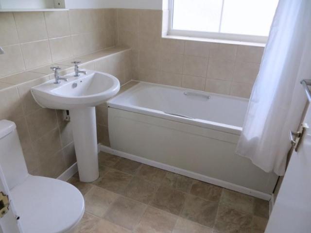 2 bedroom terraced house to rent