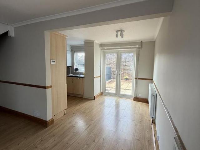 2 bedroom terraced house to rent
