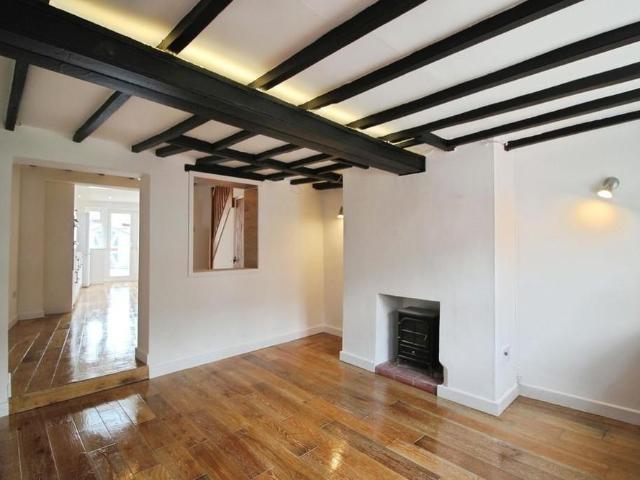 2 bedroom terraced house to rent