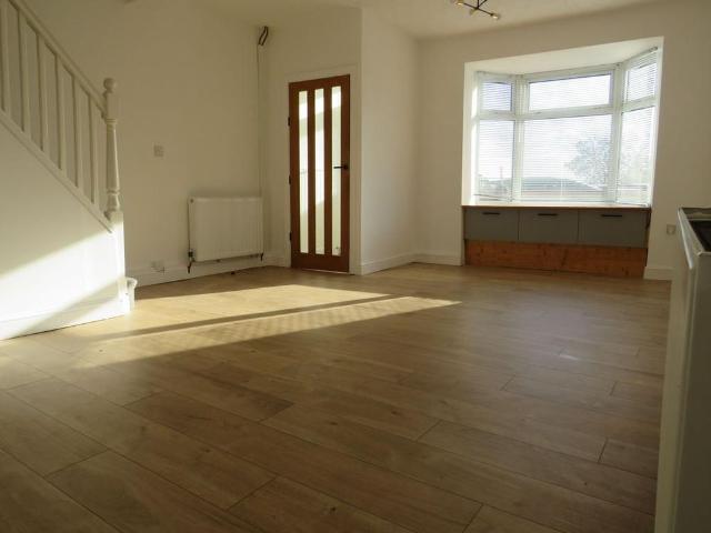 2 bedroom terraced house to rent