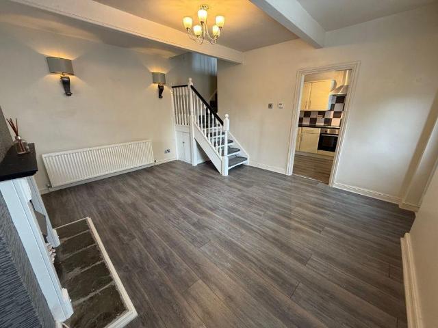 2 bedroom terraced house to rent