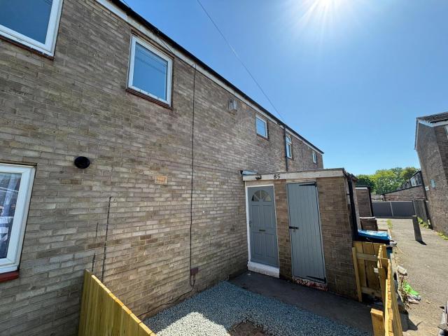 2 bedroom terraced house to rent