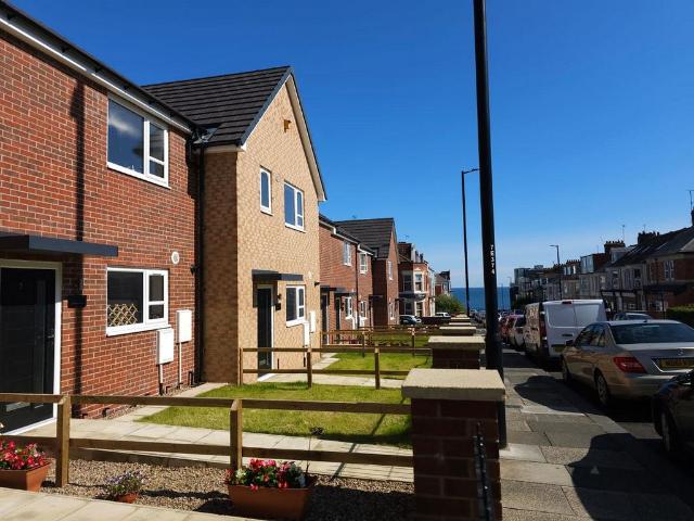 2 bedroom terraced house to rent