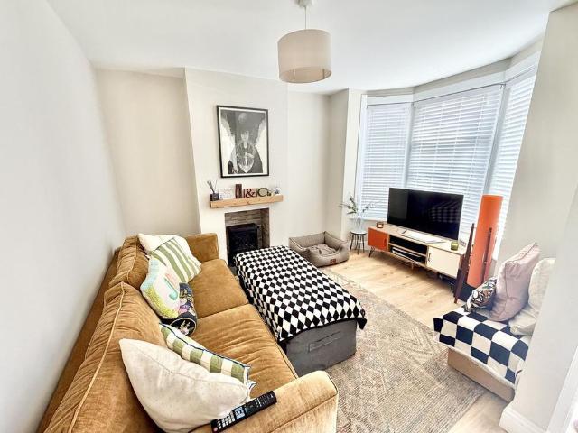 2 bedroom terraced house to rent