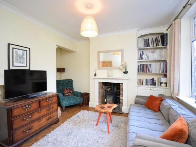 2 bedroom terraced house to rent