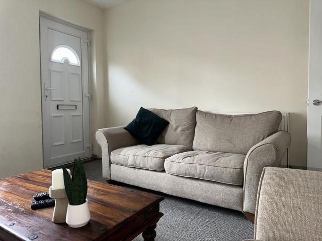 2 bedroom terraced house to rent
