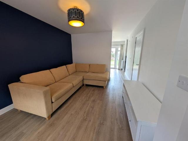 2 bedroom terraced house to rent