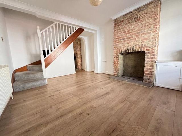 2 bedroom terraced house to rent