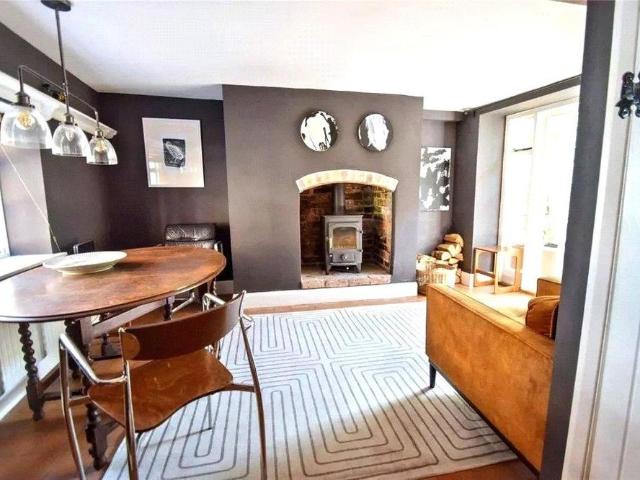 2 bedroom terraced house to rent