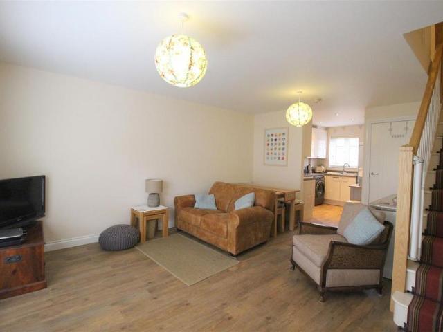 2 bedroom terraced house to rent