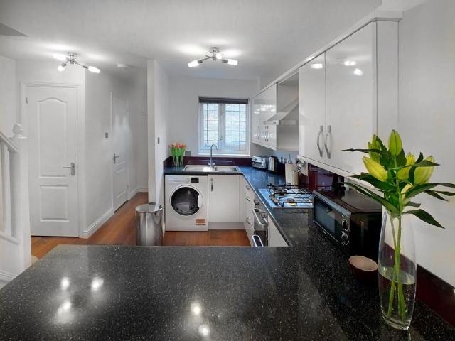 2 bedroom terraced house to rent