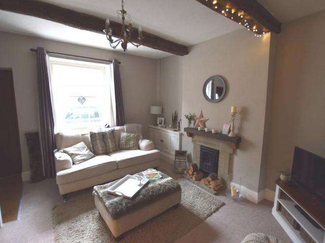 2 bedroom terraced house to rent