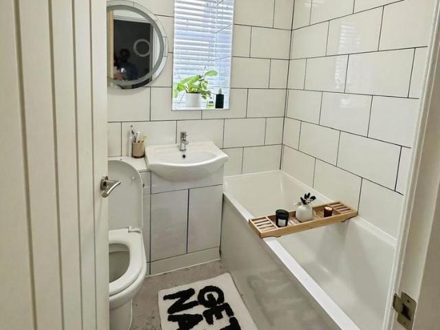 2 bedroom terraced house to rent