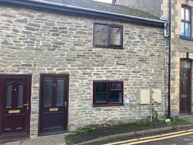 2 bedroom terraced house to rent