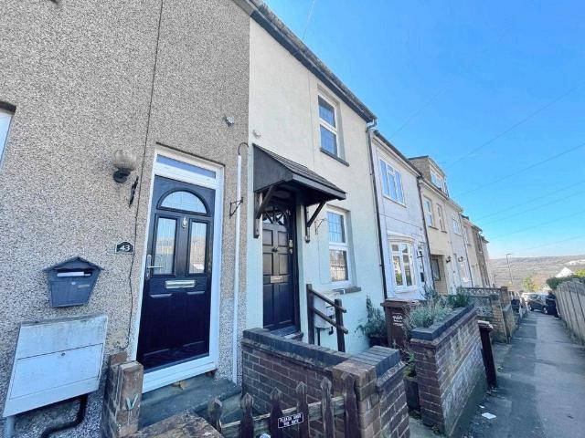 2 bedroom terraced house to rent
